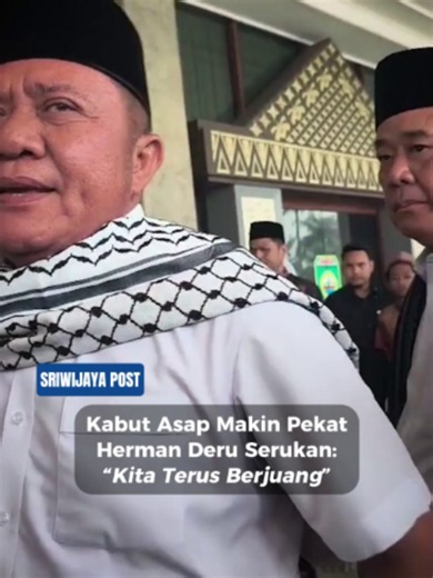 Di tengah kabut asap akibat kebakaran hutan dan lahan (karhutla) di Sumatera Selatan yang semakin pekat, Gubernur Sumsel Herman Deru memastikan tim di lapangan terus melakukan upaya pemadaman. Hal ini disampaikannya setelah pelaksanaan Salat Istisqa yang digelar di Griya Agung Palembang, Kamis, 8 Oktober 2026. Herman Deru pun menegaskan perjuangan pemadaman akan terus dilakukan hingga kondisi wilayah di Sumatera Selatan bebas dari kepungan asap. #tiktokberita #palembang #sumateraselatan #sumsel