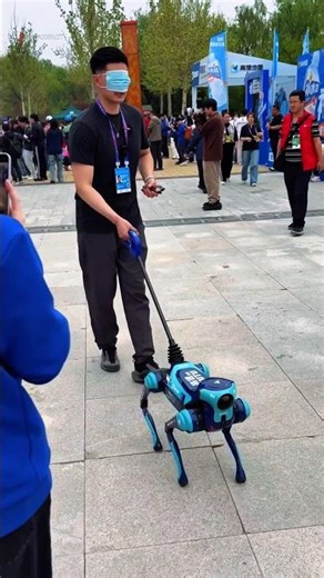 Robot Dog Becomes Eyes for Blind 😳 AI Technology Explained #shorts