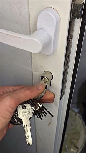 A Simple Trick When Your Door Key Won't Turn!