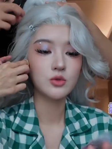 Wang Yuwen's Stunning Transformation into a Fairy Maiden
