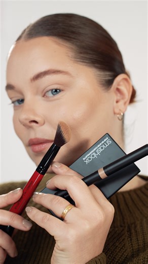 Smashbox Cosmetics Italy Market | Guarda come @minimualist trasforma il look con: ✨ Precision Contour Stick – definizione cremosa e facile ✨ Step-By-Step Contour Kit – la... | Instagram
