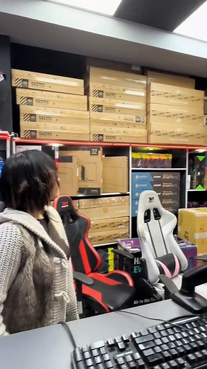 227K views · 7.1K reactions | No seas como el dibujito y aprovecha la promoción Asrock  @Lala #humor #comedia #fyp #asrock #clientes #atencionalcliente #rtx #pcgaming #gamer | CGS Computer | Facebook