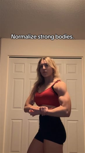 big bella on Instagram: "#lifting #fitness #gym #musclewomen #workout #reels #muscles #musclelady"