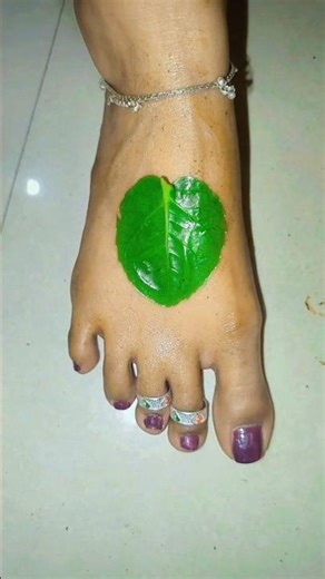 Very Easy And Beautiful Leaf Mehndi Design 🌿#youtubeshorts #youtubeshorts #mehndi #henna #viral 🌿❣️🍃