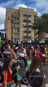 Outside for the 2025 Dominican Parade 🇩🇴✨ Grand Concourse, The Bronx 🗽 VIDEO: Instagram.com/heroichira . . . #thebronx #bronx #fromthebronx #fromthebronxtotheworld #thebronxdoesitbetter #iamthebronx #wearethebronx #thebronxnyc #thebronxusa #nyctourism #whatsgoodnyc | from The Bronx