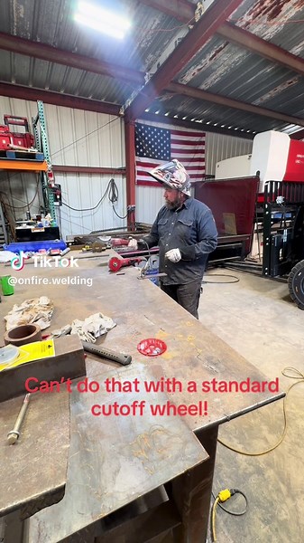 #weldingshop #heavyequipmentmechanic #tiktokshop #mechanic #welding #cutoffwheel #grinder