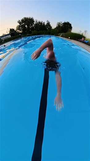 Most swimmers were taught that the hand should trace an S-shape underwater during the pull. #swim
