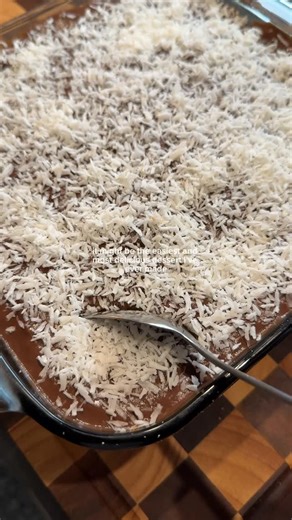 Laura👩🏻‍🍳 on Instagram: "Turkish pudding and biscuit cake aka poor man’s cake 🎂 To make my hubbies day special ❤️ #turkishrecipes #turkishfood #turkishdessert #nobakecake #puddingcake"