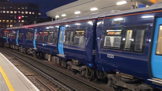 Class Leader - South Eastern Trains 376001 electric train arriving and departing at London Bridge Railway Station. July 2025. | Schony747 Youtube & DVD