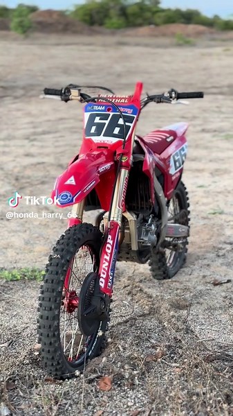 CRF250F vs KLX300R: A Comparison