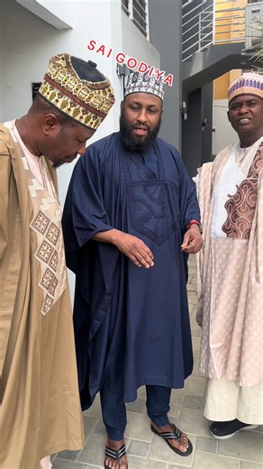 Tare da Angon Azumi: Yaya Baballe Hayatu