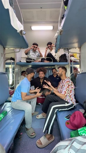 ¥∆$H on Instagram: "Supli sonyachi ❤️‍❤️‍ #dance #explorepage #trending #reelsinstagram #dancereel #reels #suplisonyachi"