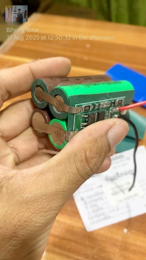 #foryoupagereels #powerbank 20000mAh 40000mAh #batteryreplacement #jblboobox #speaker #lithiumbattery #Installation #EmergencyPower ##fastcharger 3.7V 18650 #upgrade jlb Battery 7.4v 4500mAh ថ្មកង្ហារ 6V 7Ah 32700 | Bihong Solar