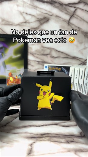 No se lo enseñes a un fan de Pokemon o lo necesitará… 🥹 #pokemon #pikachu #pokemoncommunity El niño interior que tiene todo fan de Pokemon querría esta Pokeball luminosa.