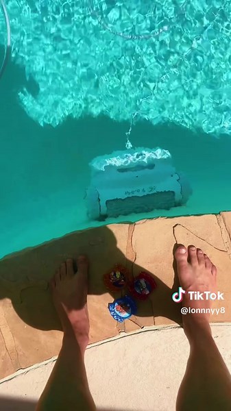 Poolmate Hydro 4SE: The Ultimate Pool Cleaning Robot