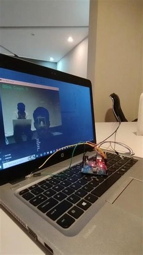 Eye Tracking LED Control | Python + OpenCV + Arduino