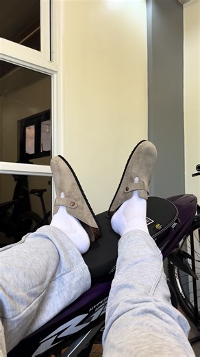 Stylish Clogs for Men and Women: Outfit Ideas