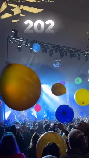 Ringing in the New Year with @realfloater! 🎉🤩 Happy 2026! | McDonald Theatre