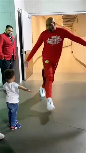 Basketball players SURPRISE their fans💯 @dunk.simple | Special Strong