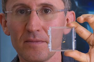 Cerveau : des nanorobots guidés par aimant pour soigner les tumeurs cérébrales