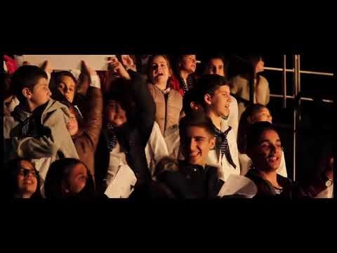 Σπύρος Λάμπρου - Γίνε Μαζί Μου Παιδί - 500 Παιδιά Μαζί (Οfficial Live Video)