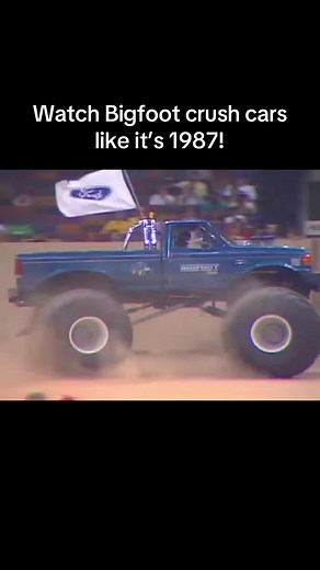 Bigfoot Monster Truck: Classic Car Crushing Action