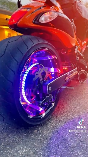 𝖓𝖎𝖓𝖆 x ʟɪɢʜᴛʀᴏsᴇɢᴏʟᴅ ✪ on Instagram: "New lights and I’m obsessed!! 🤩 Thank you to @dinstaller4 for hooking these up! Y’all check them out if you need lights or audio hook up😎😍 @dinstaller4 @dinstaller4"