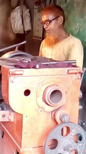 Mechanical Engineering Workshop | Watch Lathe Machine Working | Lathe Machine Working Workshop