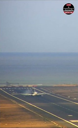 Plane LANDING with CROSSWIND | LanzaroteWebcam