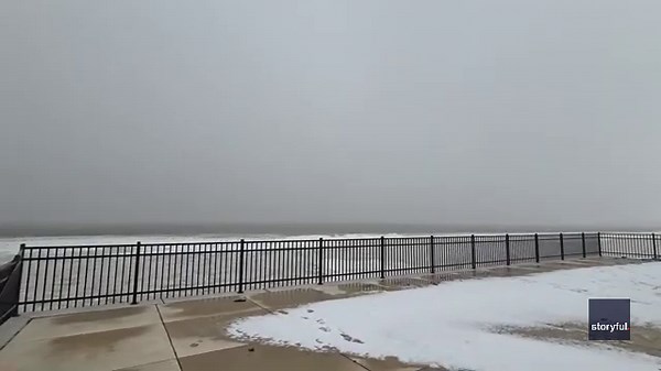 Fast-moving snow squall arrives rapidly on Lake Erie