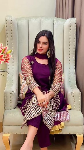 Traditional Purple Attire: Jewelry and Elegance