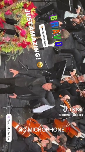 Best Tenor Jonathan Tetelman in Public Singing ⚡️