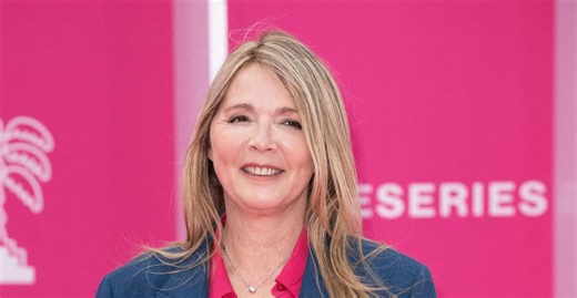 Hélène Rollès annule un concert et refuse de le reporter : son producteur de toujours dit la vérité sur son état de santé