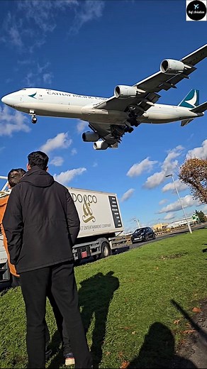 This 747 will definitely blow your mind! 😳 Cathay Pacific Airways Cargo 🇭🇰✈️👑 #CathayPacific #cargo #boeing747 #aviationdaily #reeloftheday | Raj Aviation