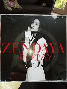 Zendaya - Replay