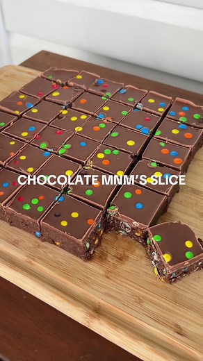 Chocolate MnM Slice: No-Bake Dessert Recipe