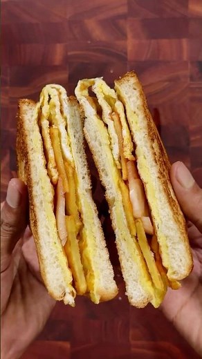 5-Minute One-Pan Breakfast Sandwich
