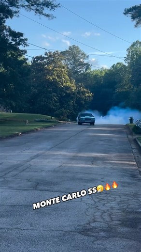 Monte Carlo SS😈💨💨 ( @richbuddie__marri )💪🏾 🎥 @coach_kk #montecarlo #montecarloss #chevymontecarlo #burnout #horsepower #builtmotor #speed #fastcars #explorepage #pageoftoyz | Page.Of.Toyz