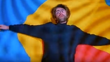 ＜歌詞和訳＞Champagne Supernova – Oasis　曲の解説と意味も | LyricList (りりっくりすと)