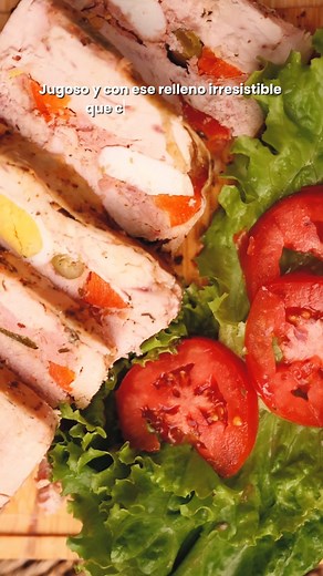✨ El clásico que nunca falla. A 51.750 Gs el kilo y a partir de 2 kg tenés precio mayorista! 🤩 Pollo arrollado relleno con: huevo, locote, zanahoria y aceituna. Listo para servir, frío o caliente. Perfecto para una picada, festejos y menú para las fiestas. Disponible en sucursales. Aquí nuestras ubicaciones 👇🏻 https://bit.ly/PDJSucursales | Pollos Don Juan