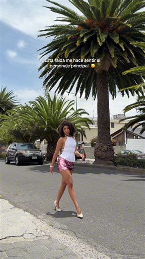 Y con todos los colores de esta falda, disponibles me siento así 🙂‍↔️ #faldas #ambato