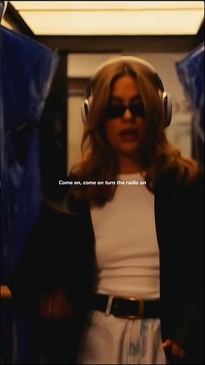 Cheap thrills - Sia (Lyrics) | "Come on, come on turn the radio on" | #sia #cheapthrills