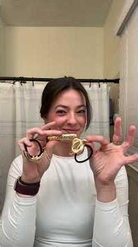 Starting Monday off hot with work travel! But how cute are these gold hair ties??? #grwn #hair