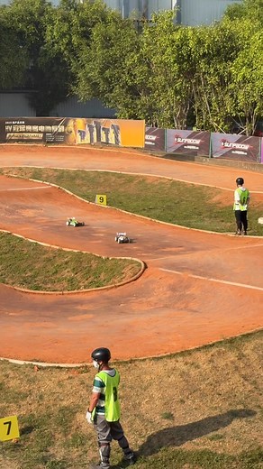The qualifiers are done here at SIGP 2025. We TQ’d the ECO class and P3 in Nitro, with a TQ in the last round of qualifying on Nitro class. The conditions are very tough with the track getting more and more challenging but we’re on the right path 💪💪 Let’s make it happen tomorrow! Inf1nityofficial INFINITYウェブショップ Creation Model Ltd. Hobbywing Technology Xtreme Aerodynamics ONE Racing Parts Maxima Europe MKS Servo Tech Sunpadow RC SMJ Monaco RC Officina RC DubiDesign DFcreative RC Discharger Bru