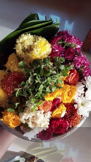 how i choose flowers for pooja❤️ #devine #devotional #art #viral #vibes #viralvideo