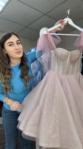 г. Луганск, ул. 50 лет образования СССР, 57 График работы: 10:00 - 16:00 пн-выходной Социальные сети: 🤍Тг: https://t.me/anamoreweddings 🤍Inst: An.Amore.Weddings 🤍ВК: Анастасия Воронежская #свадебныеплатьялуганск #свадебныеплатьялнр #вечерниеплатьялнр #вечерниеплатьялуганск #луганск