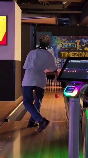 Brooklyn Strike! Duckpin bowling