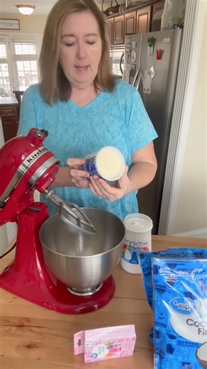 Today we are making Copycat Hostess Snowballs. #hostesssnowballs #hostesssnowballs💗 #hostesssnowballsicecream #hostesssnowballsarethedevilandilovethem #hostesssnowballsmakeforagreatnucleus | Shareable Recipes