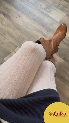 Grey Winter Tights with boots #tights #strumpfhose #winterfashion