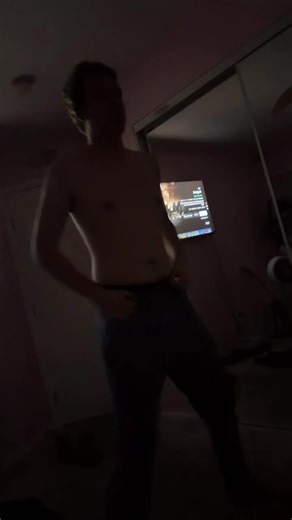 Lazer (@blaze_firebird)’s videos with In My Room - Julia Wolf